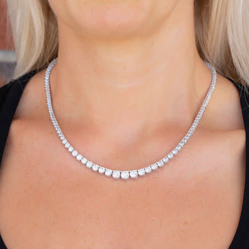 White gold and diamond necklace 0,17 carats | DAMIANI
